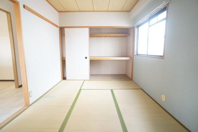 メゾンドール宝塚の寝室