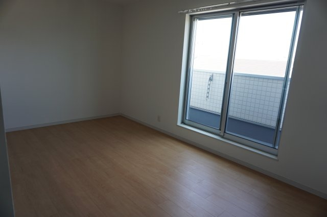 リビングライフ長瀬EASTⅡの洋室