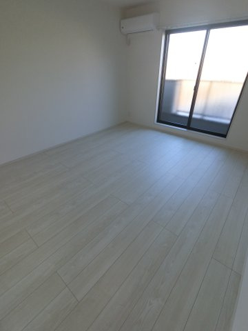 エテルノヴァローレ西千葉の洋室