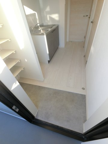 エテルノヴァローレ西千葉の玄関