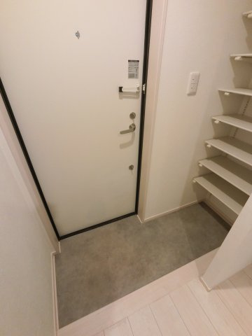 エテルノヴァローレ西千葉の玄関