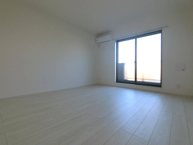 エテルノヴァローレ西千葉の居間・リビング