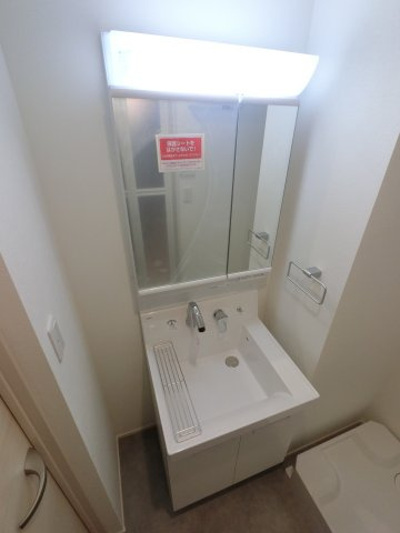 エテルノヴァローレ西千葉の独立洗面台