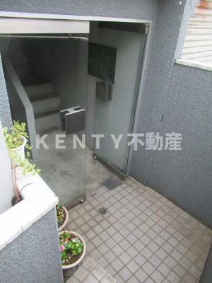 【エントランス】 | ハイムタナベ | ゆとりのあるエントランスです