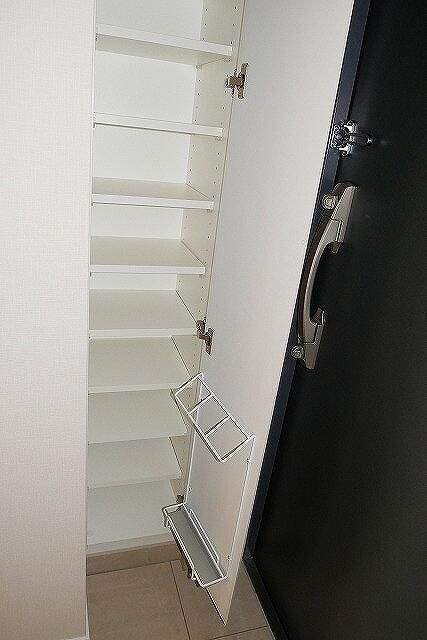 J・ワザック両国の玄関