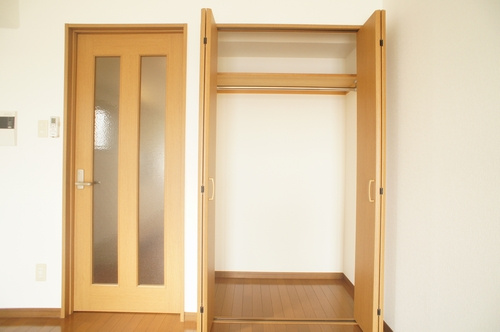 クイーン５０９の収納|※写真は別部屋のものです