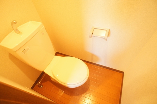 クイーン５０９のトイレ|※写真は別部屋のものです