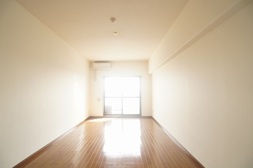 クイーン５０９の居間・リビング|※写真は別部屋のものです