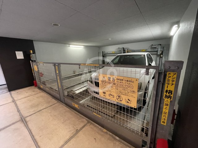 ラヴ心斎橋ウエストの駐車場|LAV心斎橋WEST　駐車場