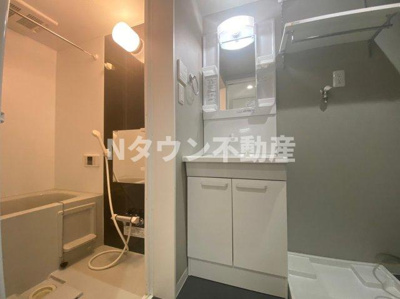 【洗面所】 | ペトリコール砂田 | 明るい洗面所です