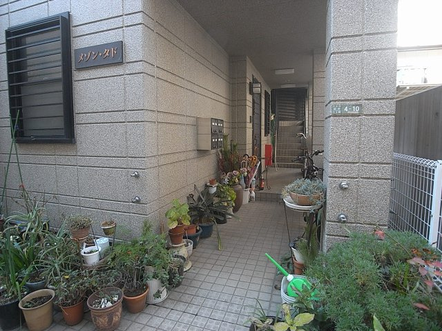 メゾン田戸のエントランス