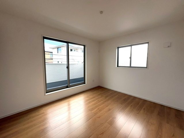 ◆京阪バス『上花山』停まで徒歩６分◆ウォークインクローゼット付き４ＬＤＫ◆角地◆山科区西野楳本町４期の洋室|洋室