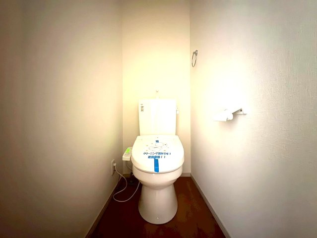 ◆京阪バス『上花山』停まで徒歩６分◆ウォークインクローゼット付き４ＬＤＫ◆角地◆山科区西野楳本町４期のトイレ|１Fトイレ