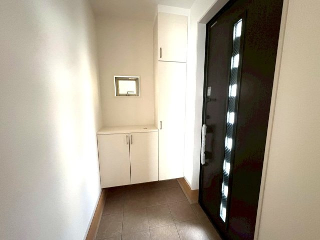 ◆京阪バス『上花山』停まで徒歩６分◆ウォークインクローゼット付き４ＬＤＫ◆角地◆山科区西野楳本町４期の玄関|玄関