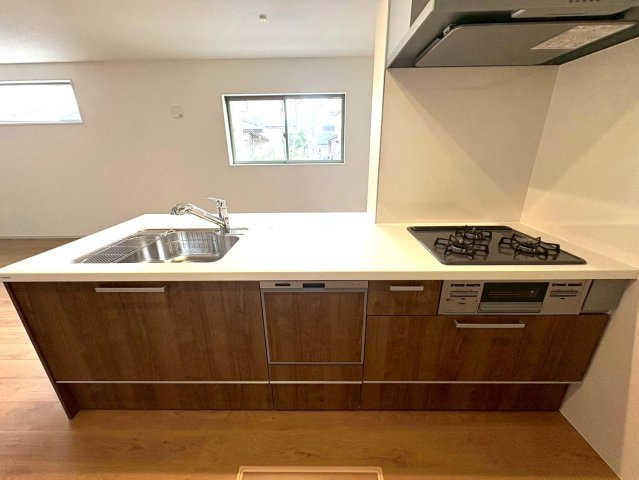 ◆京阪バス『上花山』停まで徒歩６分◆ウォークインクローゼット付き４ＬＤＫ◆角地◆山科区西野楳本町４期のキッチン|キッチン