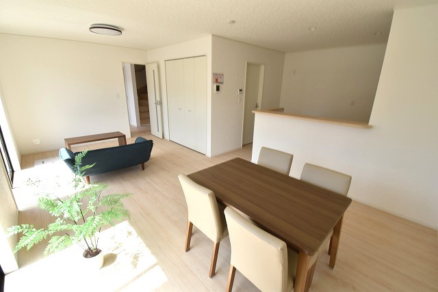 Cradlegarden　 常陸大宮市姥賀町　第3　6の省エネ性能ラベル|エネルギー消費性能★★★(削減率20%達成)、断熱性能5段階/7段階中、本現場に関して全ての棟の「エネルギー消費性能」と「断熱性能」は代表棟ラベルと同一です。