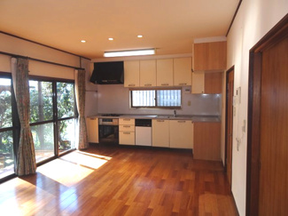 【居間・リビング】 | 川西市見野1丁目12の1　中古一戸建て