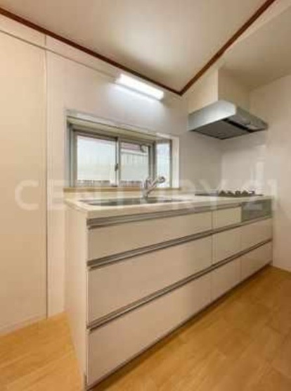 【キッチン】 | 南池袋4丁目T邸 | 3口ガスコンロが使えるグリル付きキッチンです