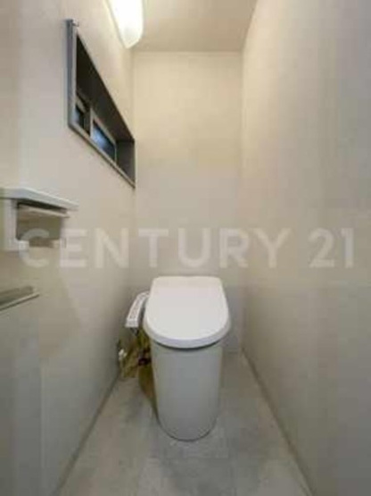 【トイレ】 | 南池袋4丁目T邸 | 温水洗浄便座付きのトイレです