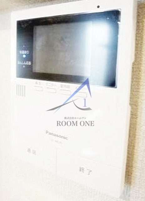 プリュヌ・ブランのセキュリティ|モニター付きインターホンです。