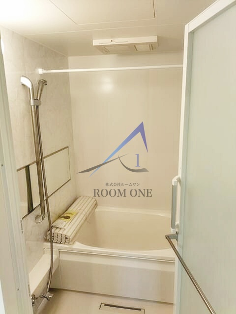 プリュヌ・ブランの浴室|お風呂です。