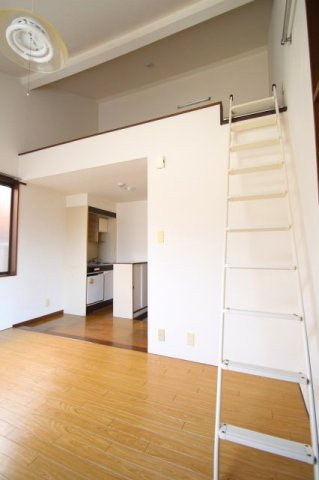 クリスタルハウス二子の内装