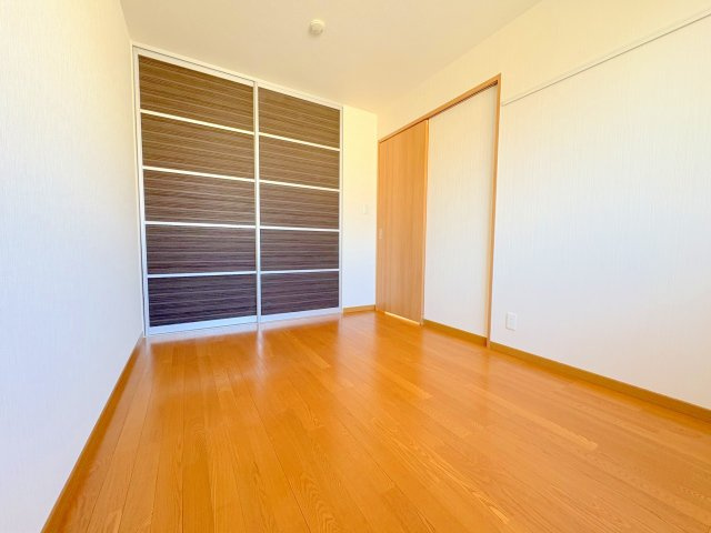 アザミテラスB棟の居間・リビング|居間です