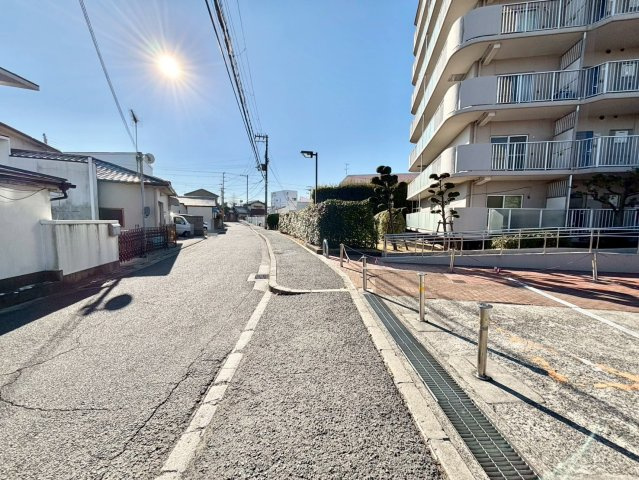 メゾンドール高石の外観|物件前面道路