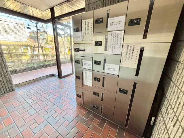 メゾンドール高石の設備|共用部分（宅配ボックス）