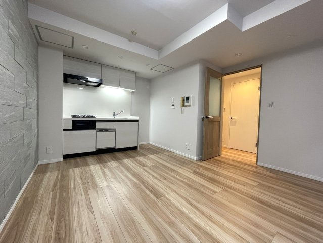 高円寺でワンにゃんライフ♪【リノベマンション／デュオ・スカーラ高円寺】の居間・リビング|ゆったりとした居間です