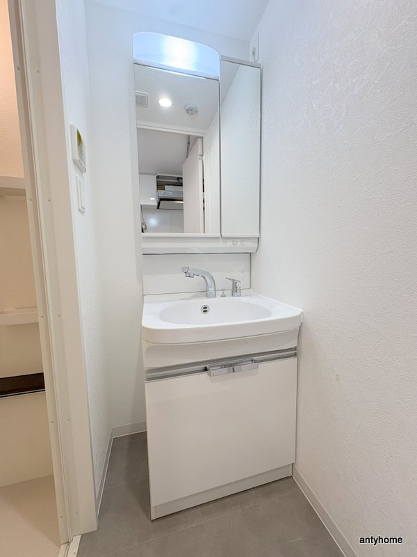 ソルテラス大阪BAY STATION SIDE　仲介手数料無料の洗面所