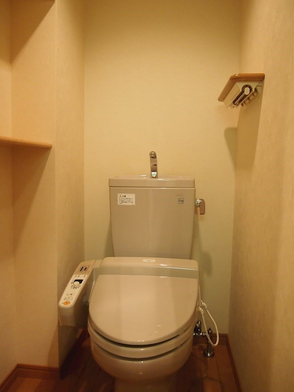 ルーブル早稲田のトイレ|ウォシュレット付トイレ（同一仕様写真）