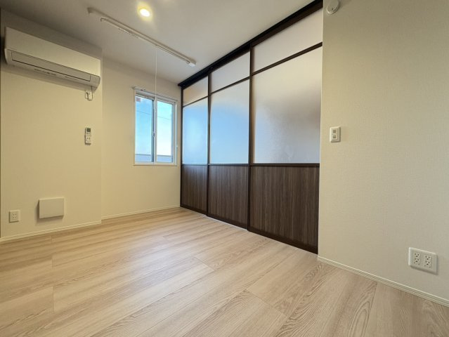 D-ROOM本町1丁目の洋室