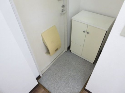 【玄関】 | ヴィラージュ三室Ａ・Ｂ