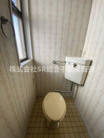 足代2丁目中古戸建のトイレ|トイレが2か所にあることで、朝の身支度がスムーズに行えます！