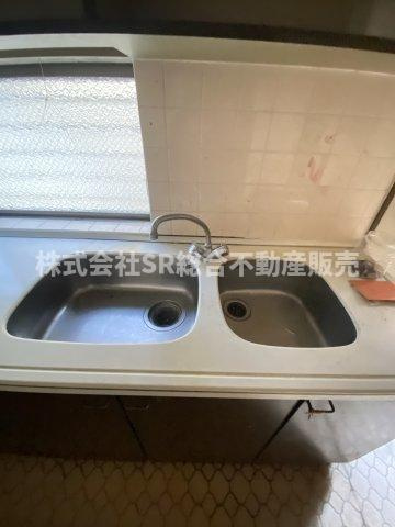 足代2丁目中古戸建のキッチン|2シンクで使いやすいです！