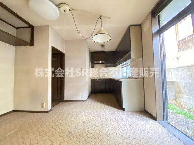 足代2丁目中古戸建のキッチン|明るいダイニングキッチンです♪