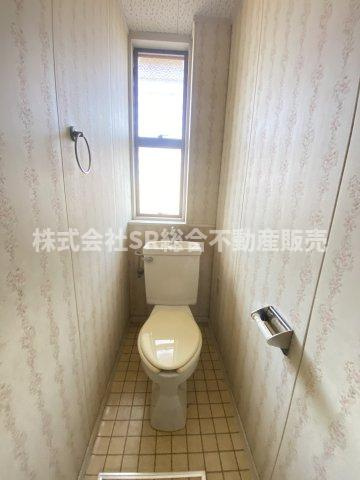 足代2丁目中古戸建のトイレ|温水洗浄便座付きに変更希望があればお申しつけください。