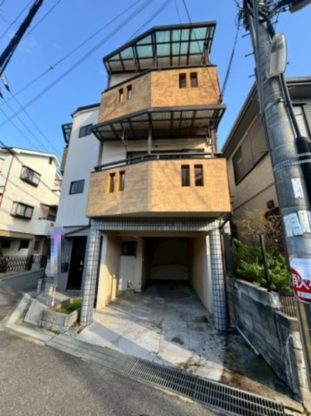 寝屋川市緑町の前面道路含む現地写真