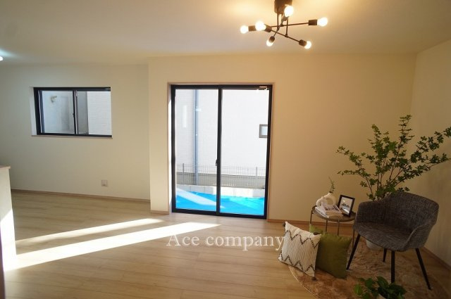 【居間・リビング】 | 八尾市堤町2丁目　【1号棟/全2区画】 | 【LDK：約16帖】