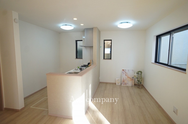 【居間・リビング】 | 八尾市堤町2丁目　【1号棟/全2区画】 | 【LDK：約16帖】