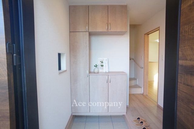 【玄関】 | 八尾市堤町2丁目　【1号棟/全2区画】 | 玄関断熱ドア☆シューズボックス付きです♪