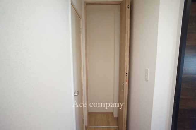 【収納】 | 八尾市堤町2丁目　【1号棟/全2区画】 | 1階、廊下にある収納です♪