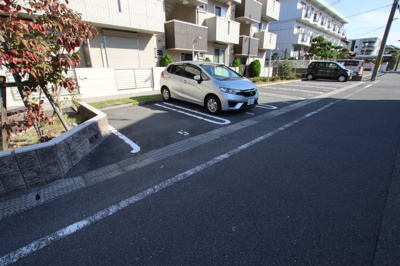【駐車場】 | ファミリア金剛