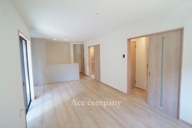 【居間・リビング】 | 東大阪市大蓮東2丁目　【1号棟/全3棟】 | 【LDK：約17.37帖】