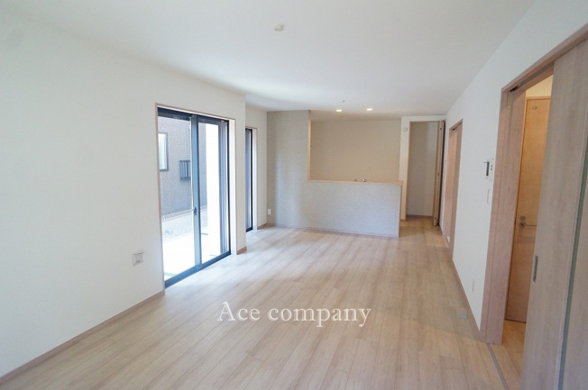 【居間・リビング】 | 東大阪市大蓮東2丁目　【1号棟/全3棟】 | 【LDK：約17.37帖】