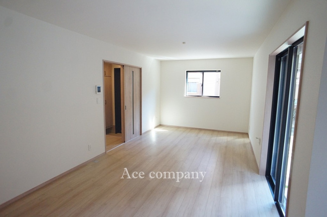 【居間・リビング】 | 東大阪市大蓮東2丁目　【1号棟/全3棟】 | 【LDK：約17.37帖】