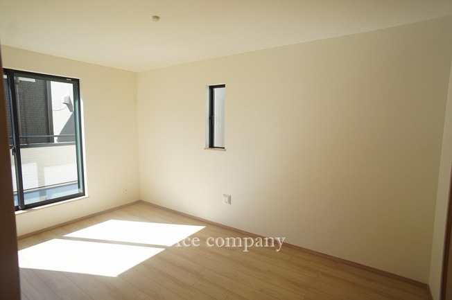 【寝室】 | 東大阪市大蓮東2丁目　【1号棟/全3棟】 | 【2階：洋室7.12帖】バルコニーに面したお部屋です☆