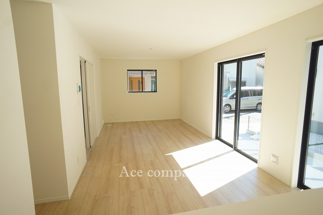 【居間・リビング】 | 東大阪市大蓮東2丁目　【2号棟/全3棟】 | 【LDK：約17.62帖】