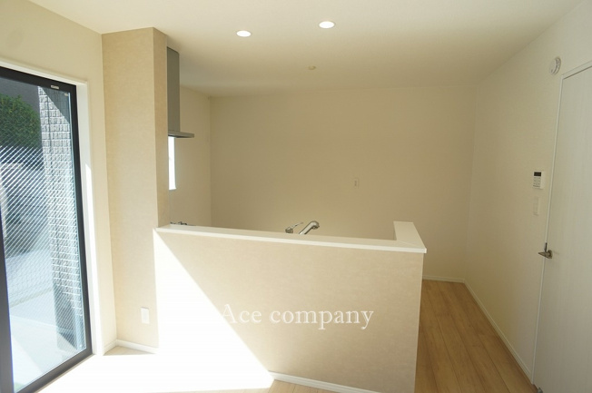 【キッチン】 | 東大阪市大蓮東2丁目　【2号棟/全3棟】 | 対面式のキッチン♪キッチンスペースに床下収納付きです♪